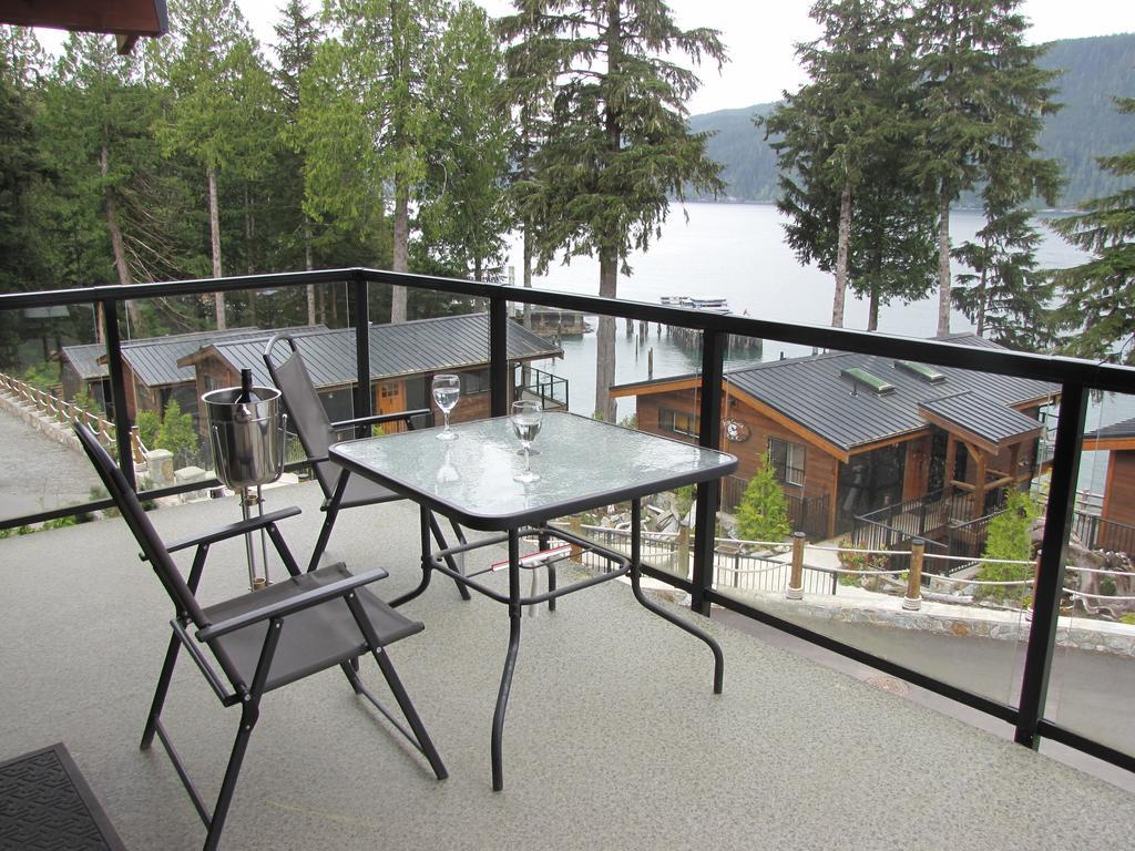 Pair-A-Dice Cottage Port Renfrew Bagian luar foto